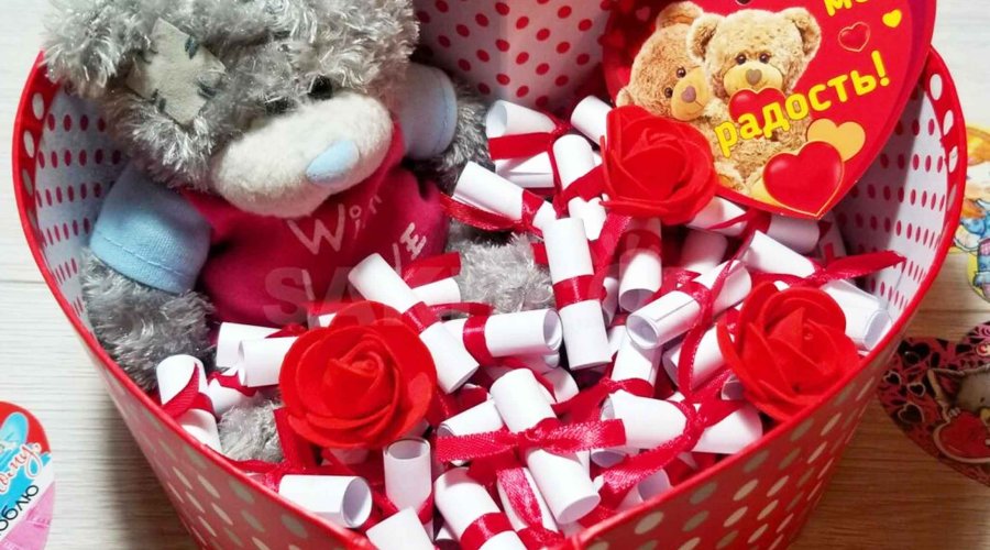 Что подарить девушке на 14 февраля (День святого Валентина)?